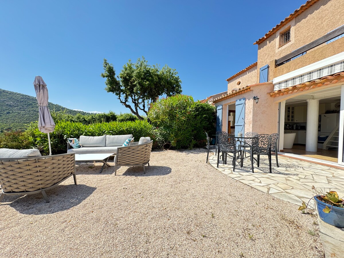 Mazet Alabrena ★ Vue sur mer & Jardin - Jusqu'à 8 personnes. À seulement 5 m...