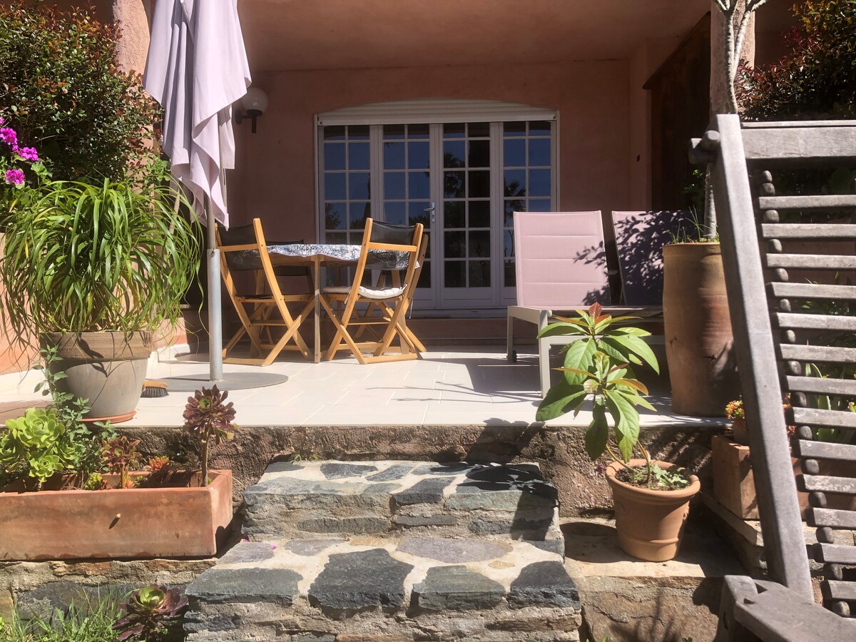 Mazet à 80m de la plage via chemin privé
