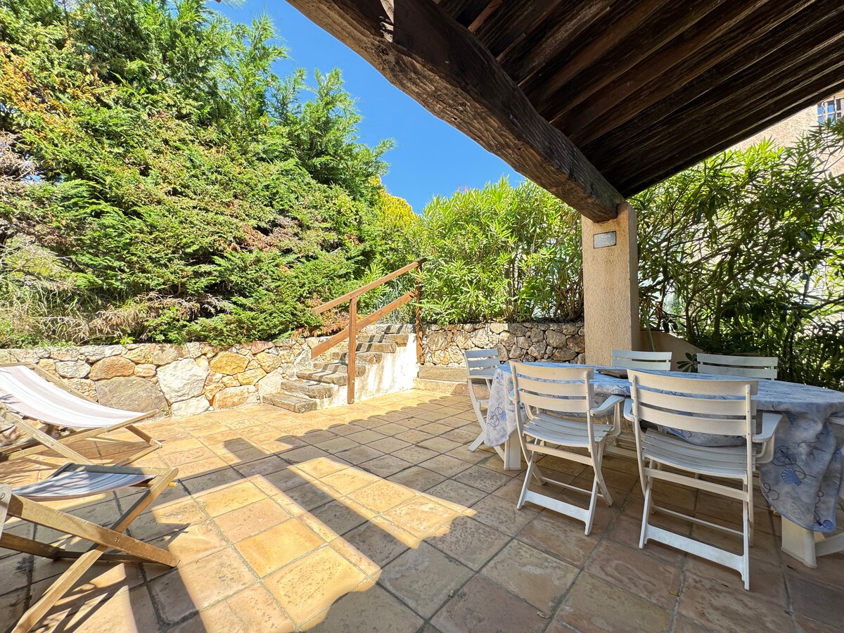 Mazet Alabrena ★ Vue sur mer & Jardin - Jusqu'à 8 personnes. À seulement 5 m...