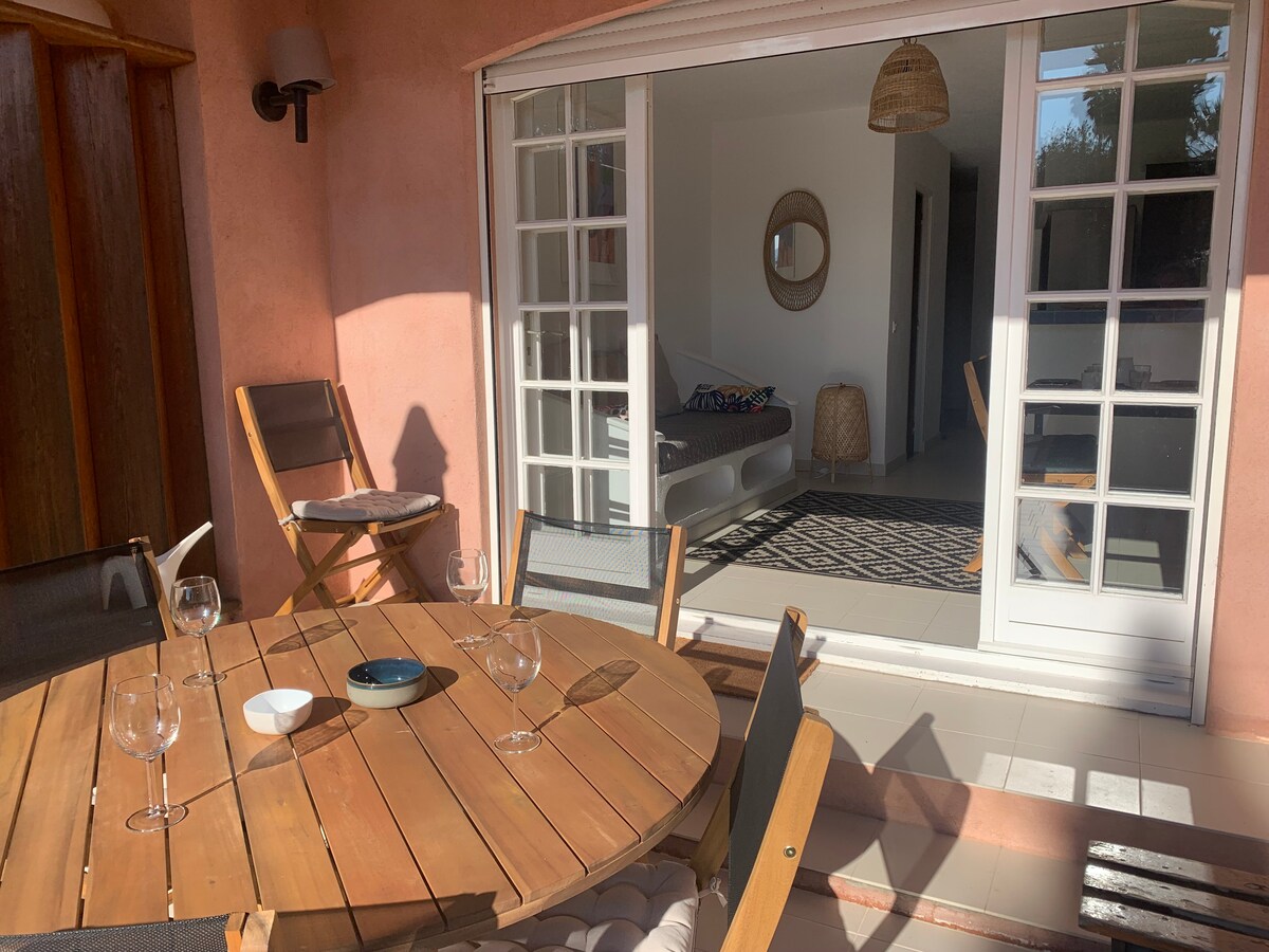 Mazet à 80m de la plage via chemin privé