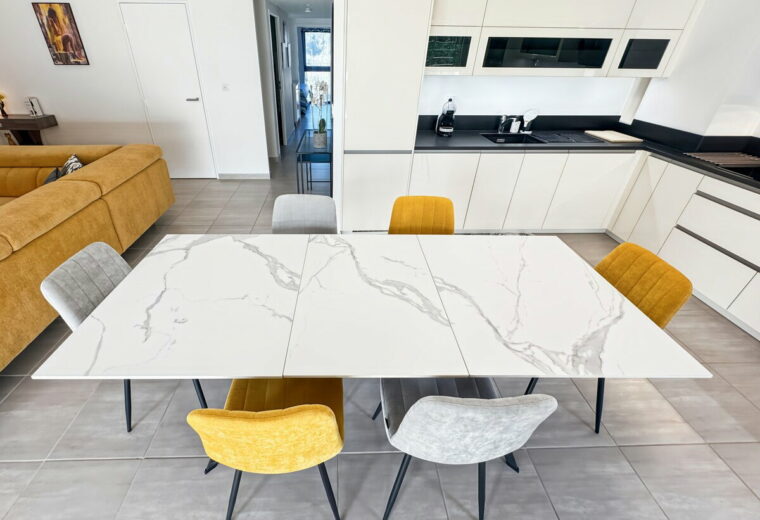 Dining area image 1