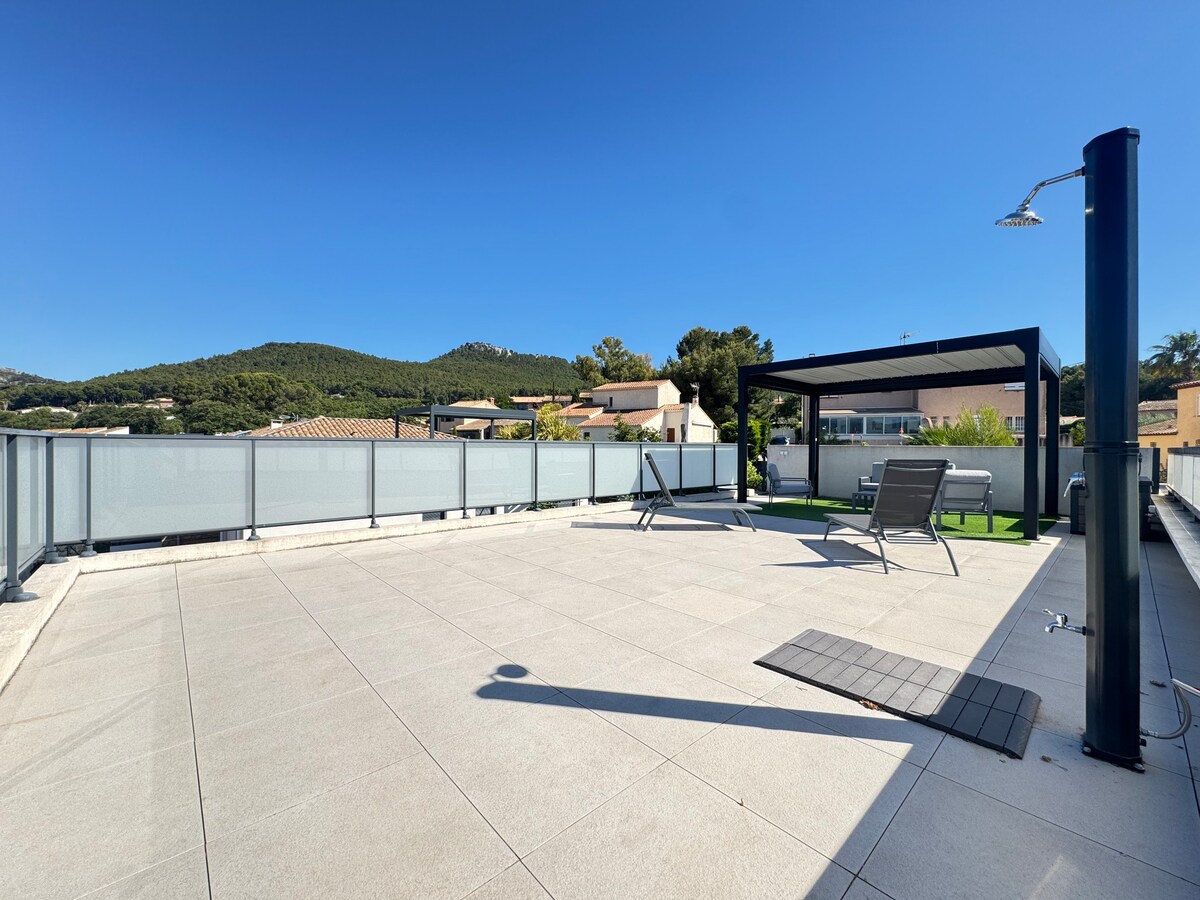 Exterior image 7