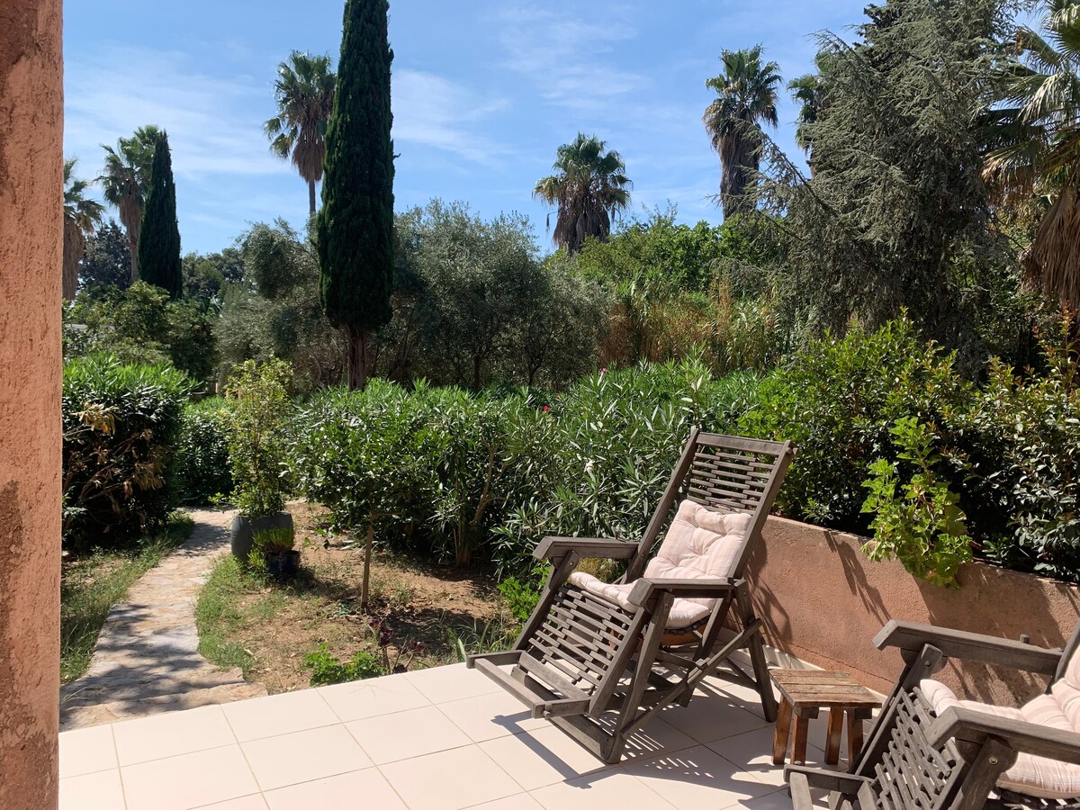 Calypso ★ 80 m de la plage via un chemin privé - Jusqu'à 6 personnes.