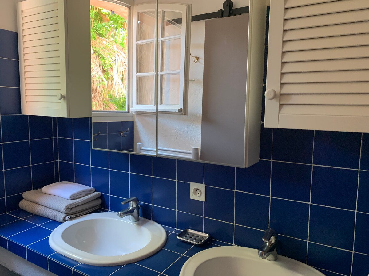Calypso ★ 80 m de la plage via un chemin privé - Jusqu'à 6 personnes.