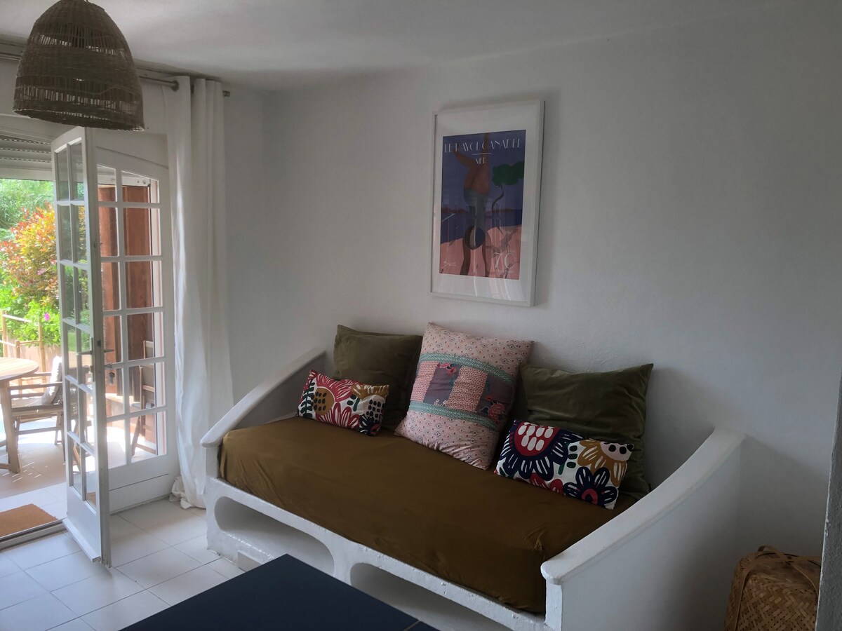 Mazet à 80m de la plage via chemin privé