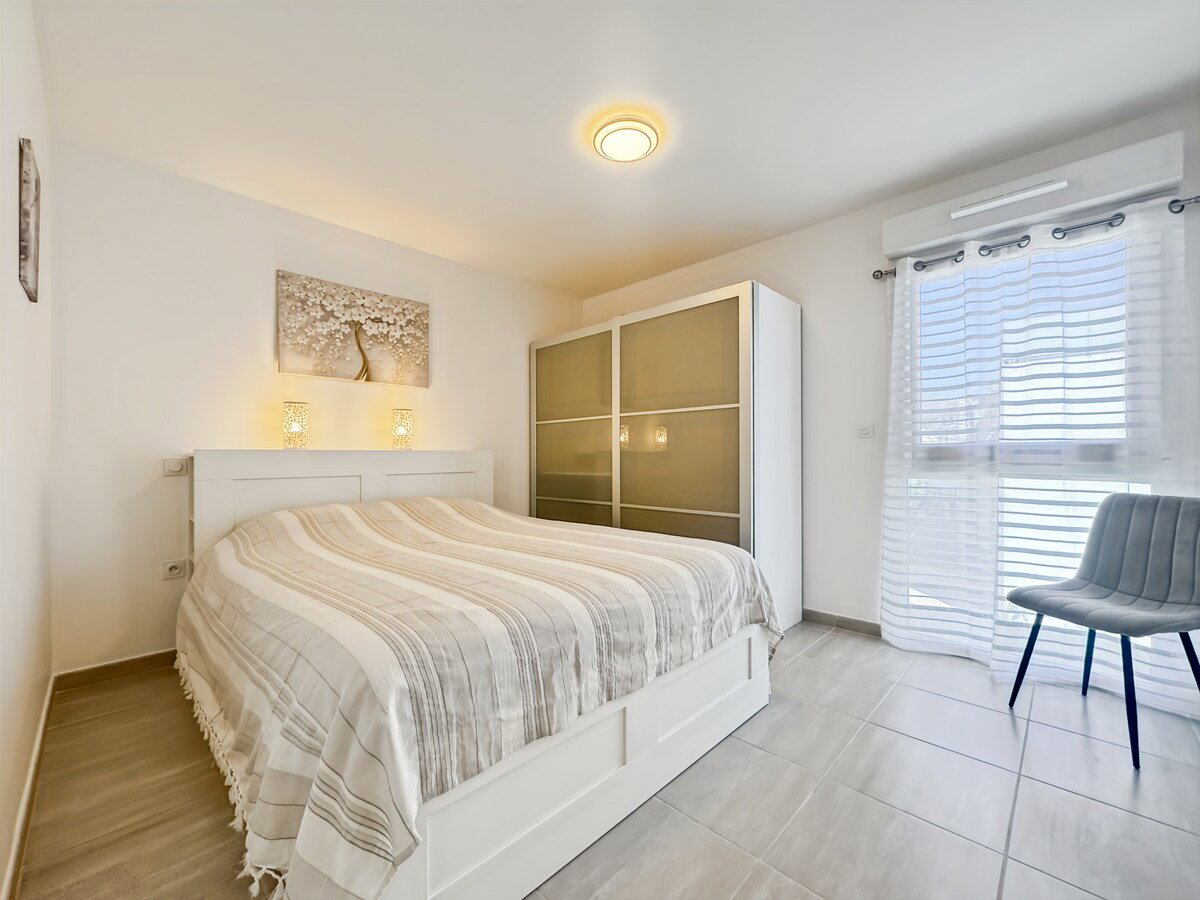 Bedroom 3 image 1