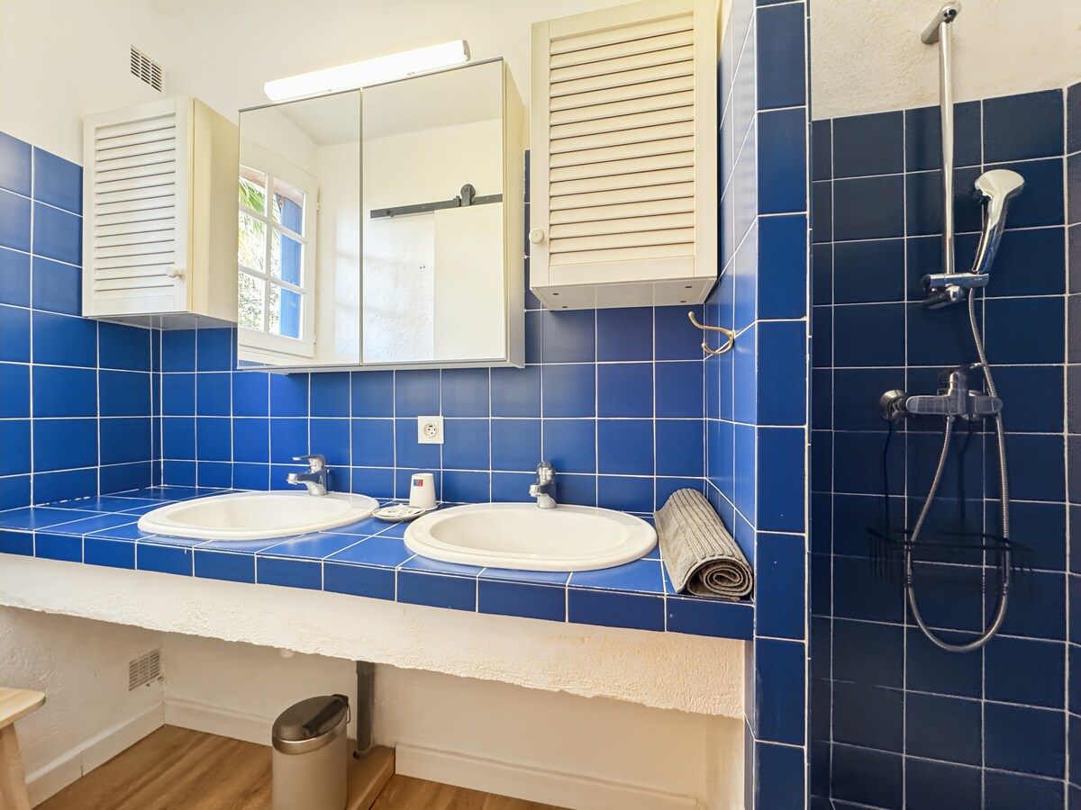 Calypso ★ 80 m de la plage via un chemin privé - Jusqu'à 6 personnes.